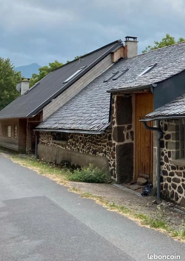 Maison Auvergne Volcan Puy Mary Claux Giraldes Gr400 Le Claux